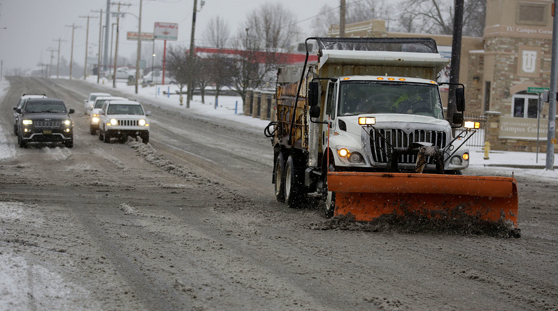 Snow falls on Tulsa area, northeast Oklahoma